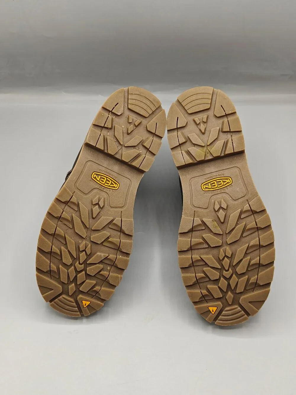 KEEN Utility Mens Seattle Romeo Soft Toe Slip On Work Boot Cascade Brown 7EE
